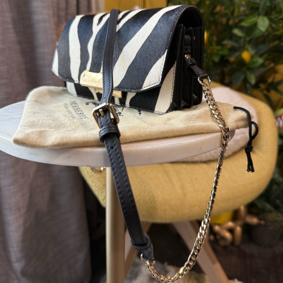 *RARE* EXCELLENT CONDITION Authentic Burberry calf hair zebra crossbody. - Picture 2 of 13
